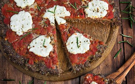 Mizza (meatzza): pizza i burger w jednym, czyli mięsna pizza