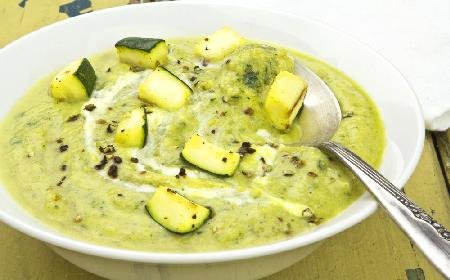 Zupa cukiniowa - przepis na zupę krem z cukinii