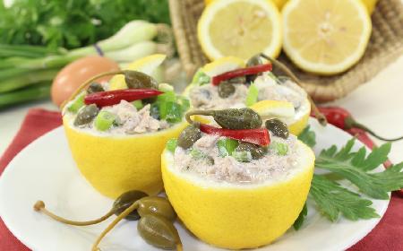 Skórki cytrynowe nadziewane genialną pastą z tuńczyka
