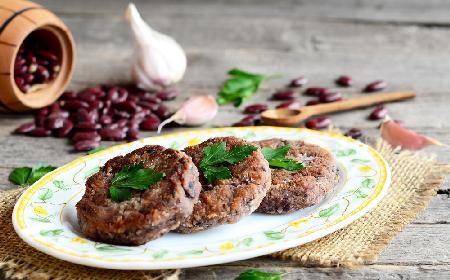 Burgery wegetariańskie - z kaszy i fasoli