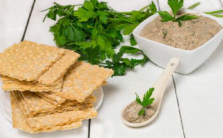 Pasta rybna na kanapki z kiełkami