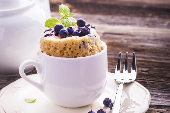 Amerykański naleśnik z mikrofali: przepis na pancake dla singla