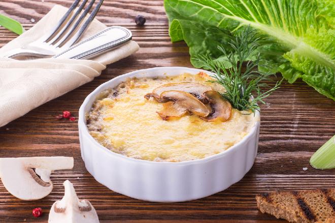Ziołowa zapiekanka z pieczarkami i amarantusem